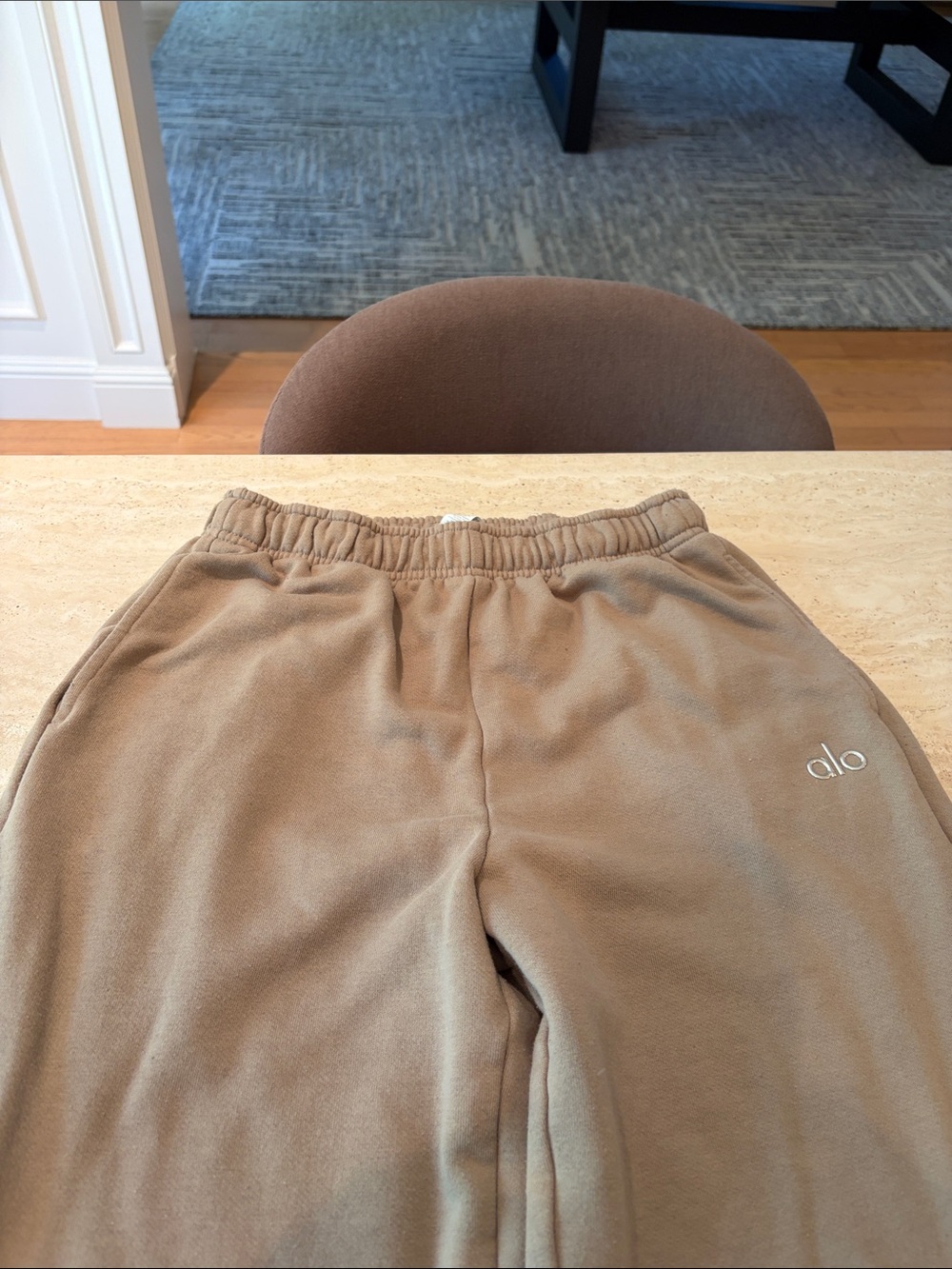 ALO ‘Accolade’ Straight Leg Sweatpants - Picture 13 of 13